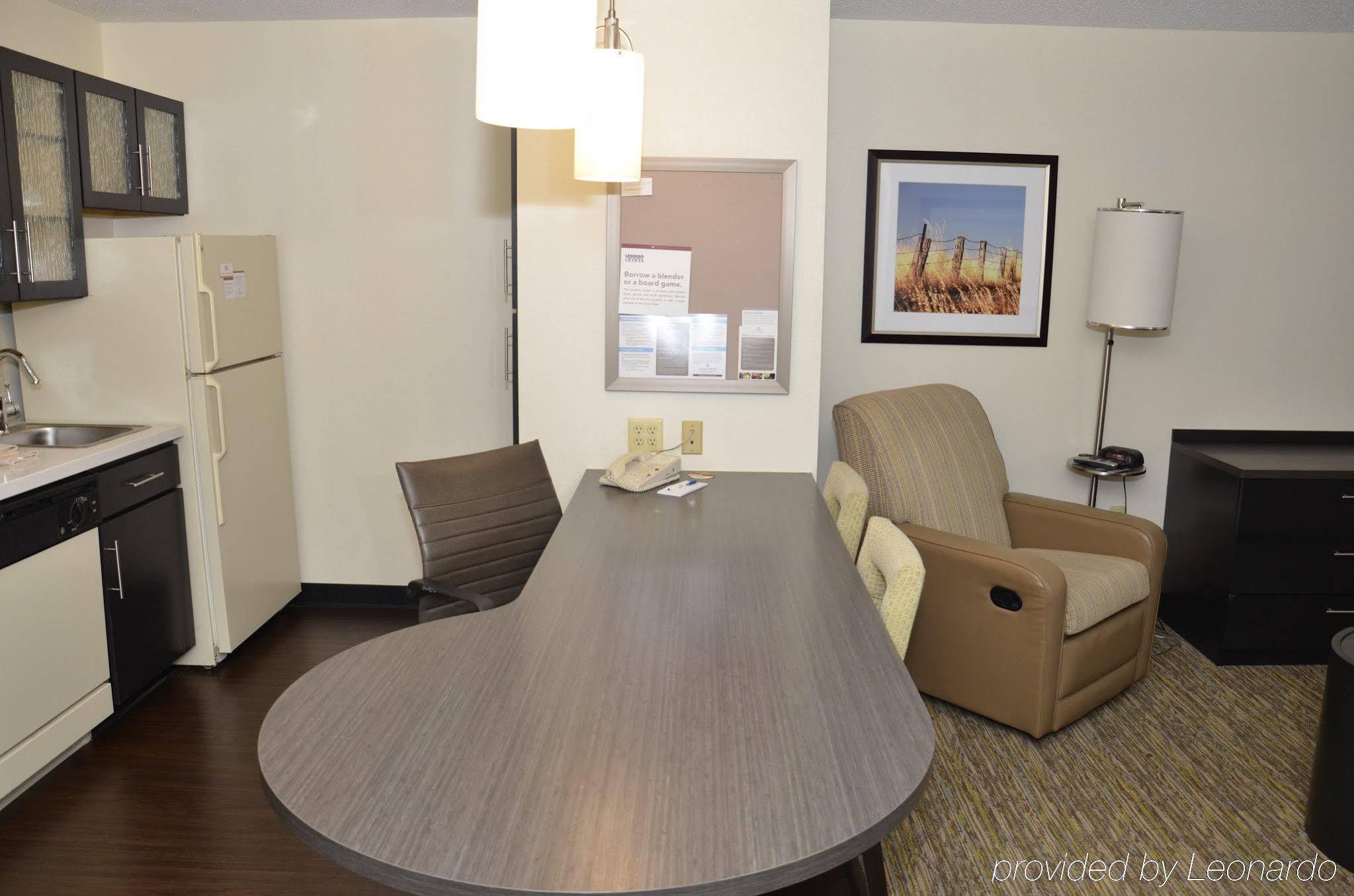 Sonesta Simply Suites Detroit Warren Exterior foto