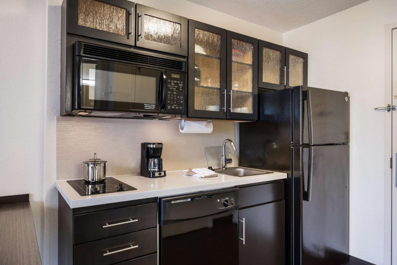 Sonesta Simply Suites Detroit Warren Exterior foto